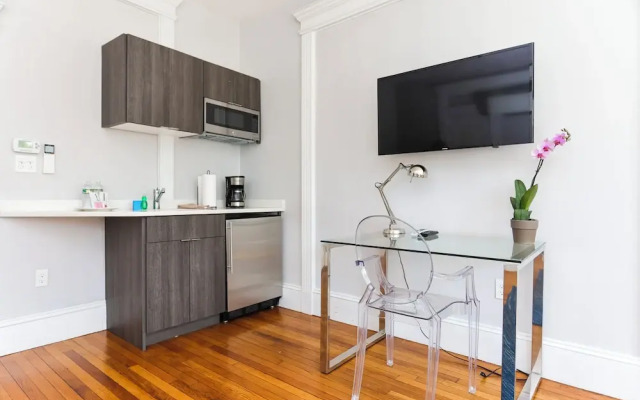Maverick Suites at 89 Marion