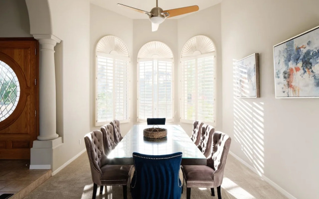 Luxury Mountain Estate-pool-spa-bbq+bar-fire pit