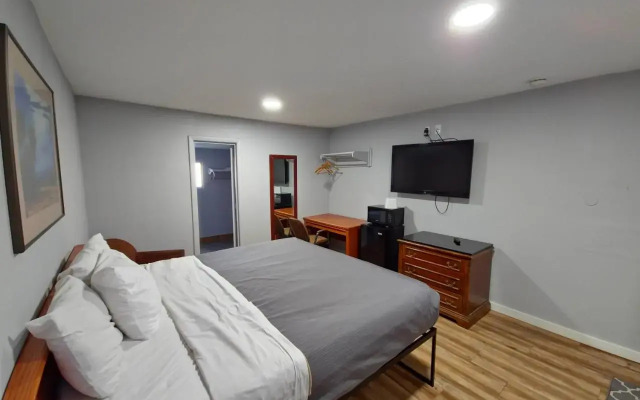 Rodeway Inn Near Nau