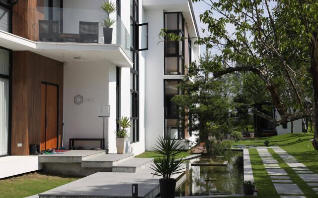 Aura Villa