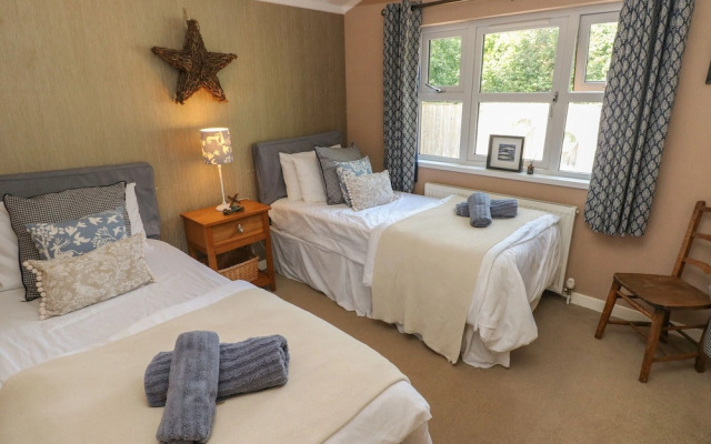 1 Hornbeam Lodge