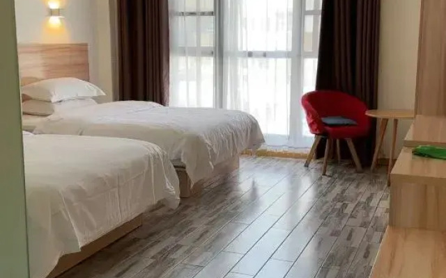 Chuxing Xinxuan Hotel (Lichuan Lighthouse Garden)