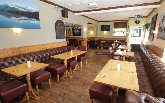 Lion Hotel and Studio Apartments