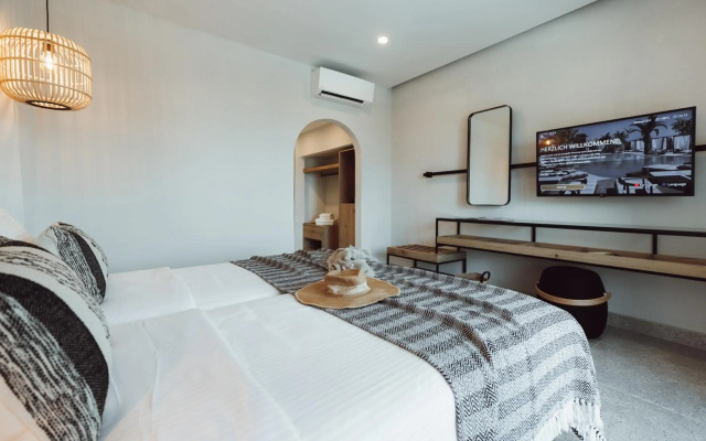 Eliros Mare Beachfront Poem Hotel