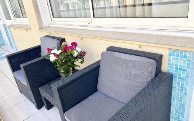 NOTRE DAME - Huge sunny modern 2BR flat - Terrace