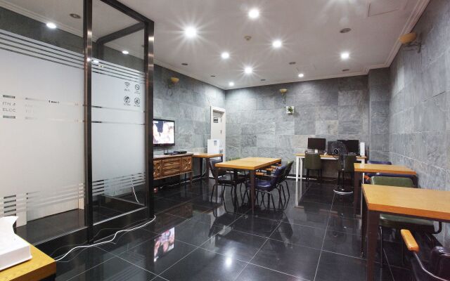 Noblesse Hotel