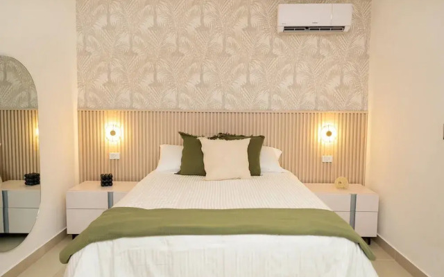 Dream Stay - Pool & Gym - 10min Airport & Homs