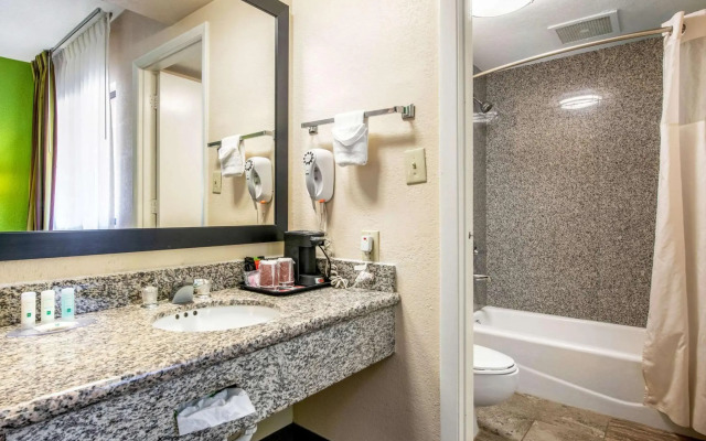 Quality Inn & Suites Jacksonville-Baymeadows