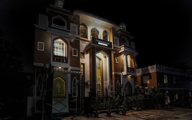 Townhouse OAK Hotel Dev Villas
