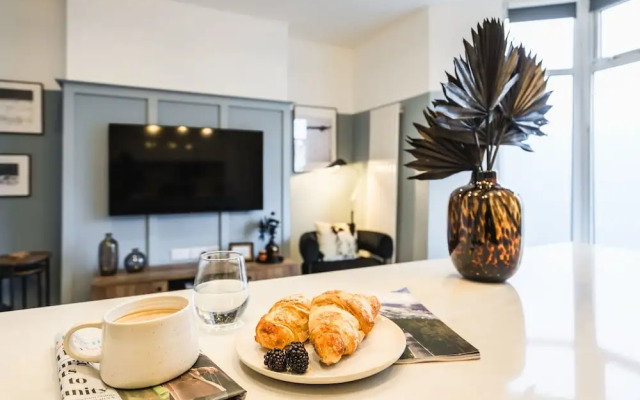 Crescent Apartments-Newport City Centre