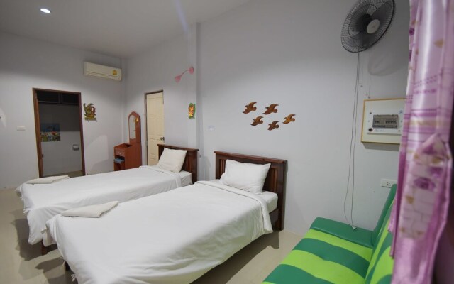 Pinthong Resort - Adults Only