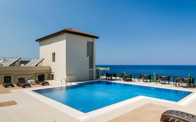 Olivia Palm Hotel