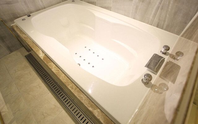 Hotel BUTI &