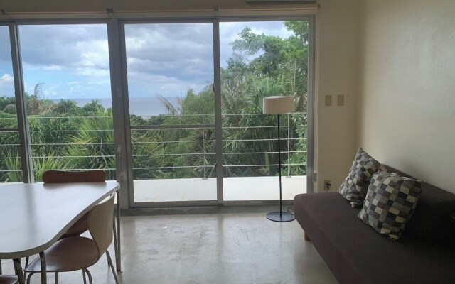 Blue Cave Hotel in Green