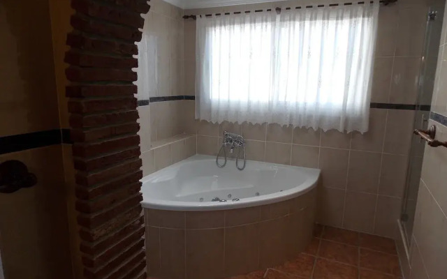 Spacious Townhouse Near Beaches & Golf