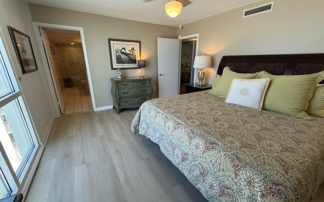 Shoreline Towers 2096 3 Bedroom Condo