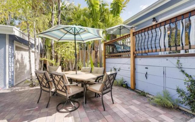 The Periwinkle House - 4bd-2ba - Sleep 10