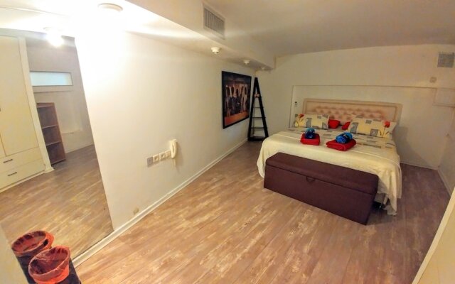 Trumpeldor 5 Beach Apartments