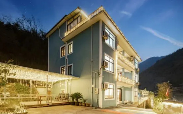 Qunshan Shanju Hotel