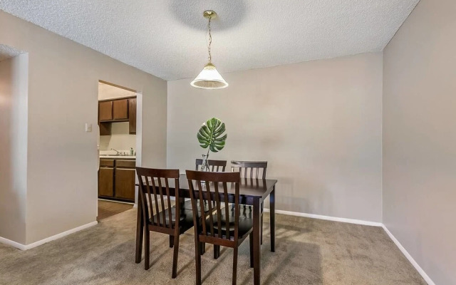 University Suite + Pool + Gym