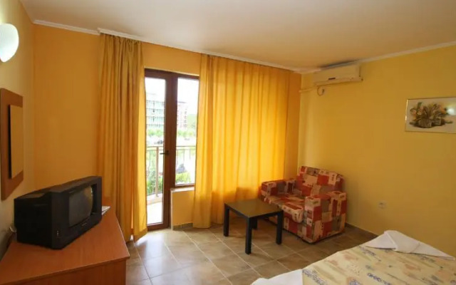 Friends Family Hotel