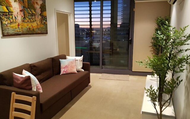 2BEDS Melbourne Central|Crown Casino|Colin|S Cross