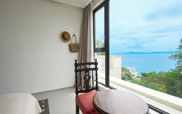 Miyue Roman Holiday Bubble Pool hotel