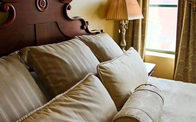 Ophelias Restaurant & Inn