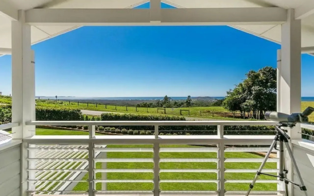 Your Luxury Escape - Trig Point