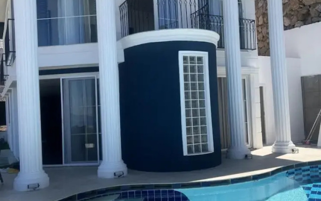 Amazing House With Private Pool in Antalya