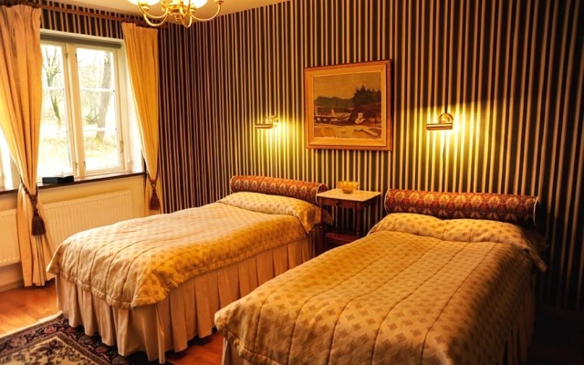 Kronovalls vinslott
