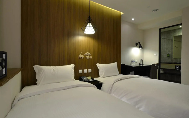 Stay Hotel - Taichung Yizhong