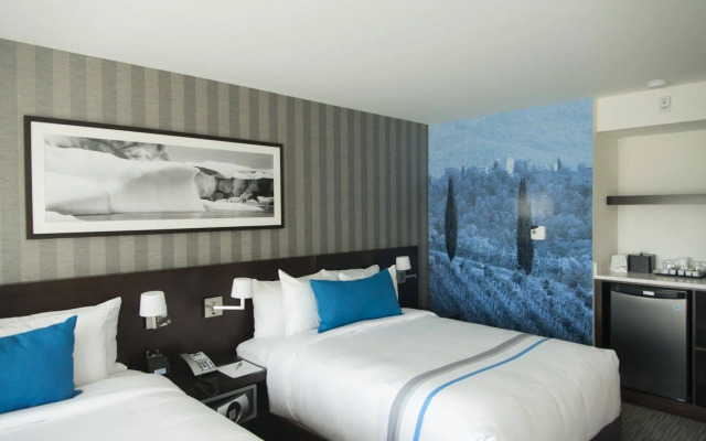 The Grand Winnipeg Airport Hotel by Lakeview