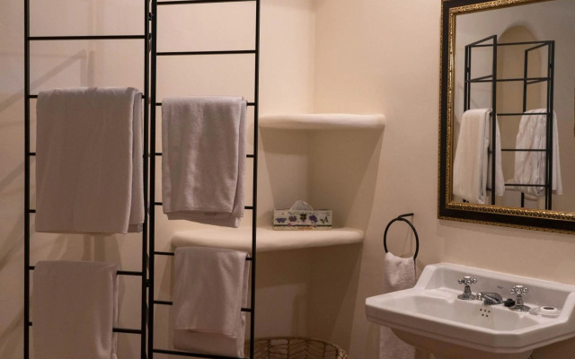 Reserva Rotana Hotel