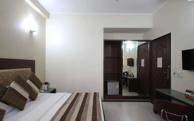 Lloyd Residency