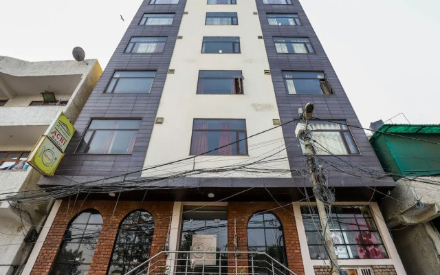 OYO 24901 Achi House