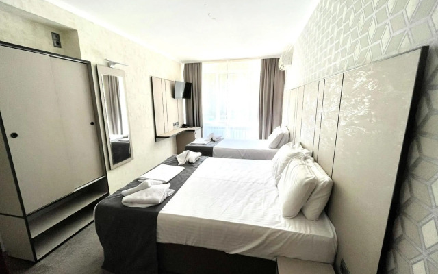Hotel Cosmos