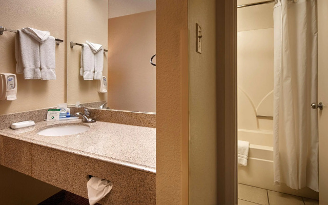 SureStay Plus by Best Western San Antonio Fiesta Inn