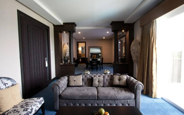 Lewis Grand Hotel
