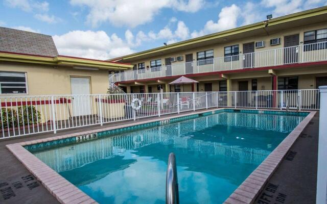 Econo Lodge Hollywood-Ft Lauderdale International Airport