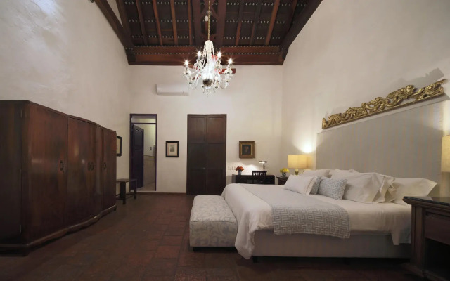 Casa del Arzobispado Hotel