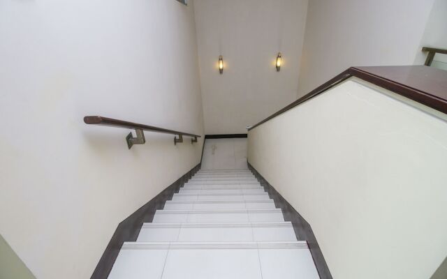 Airy Blok M Melawai Sepuluh 12 Jakarta
