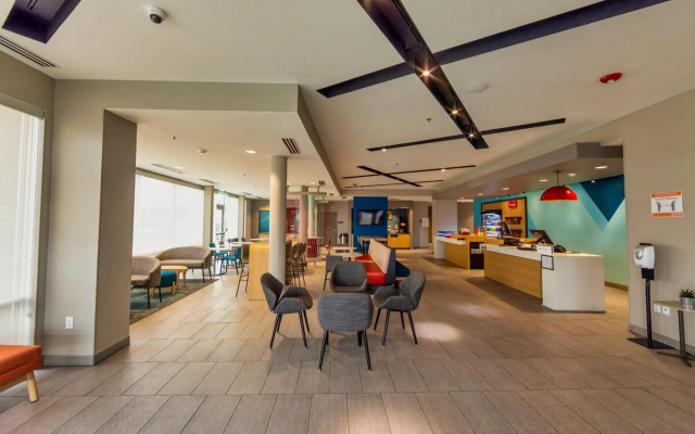 Avid Hotels Denver Airport Area by IHG