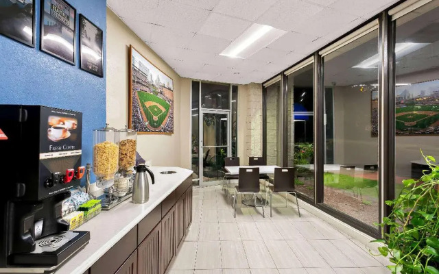 Travelodge by Wyndham Aberdeen