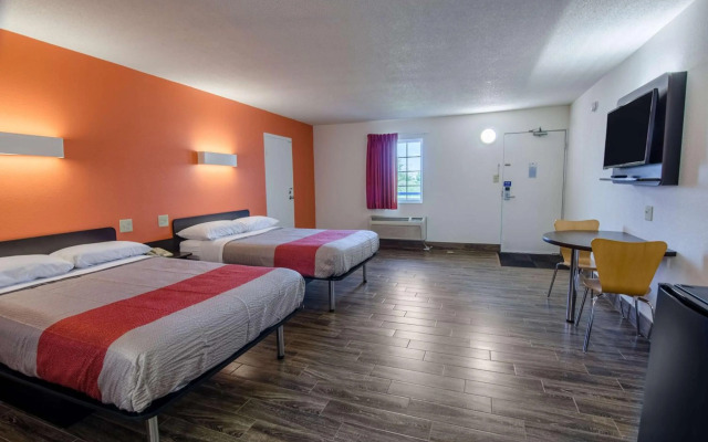 Motel 6 Staunton, VA