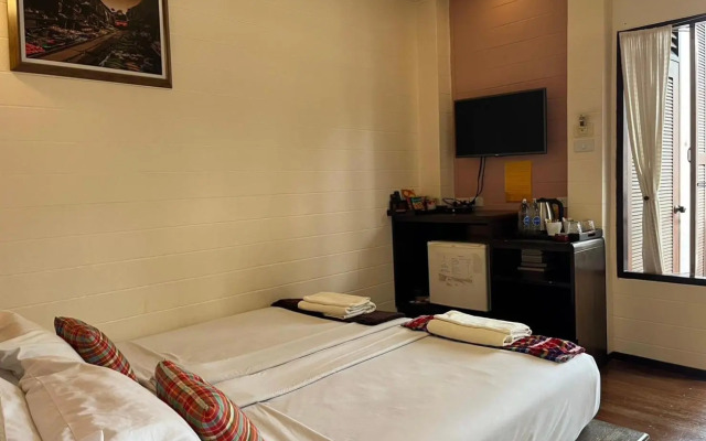 Thanicha Resort Amphawa