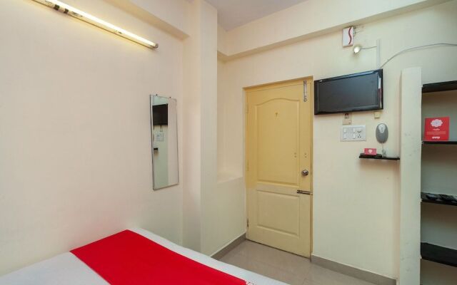 OYO 26936 Adhithya Inn