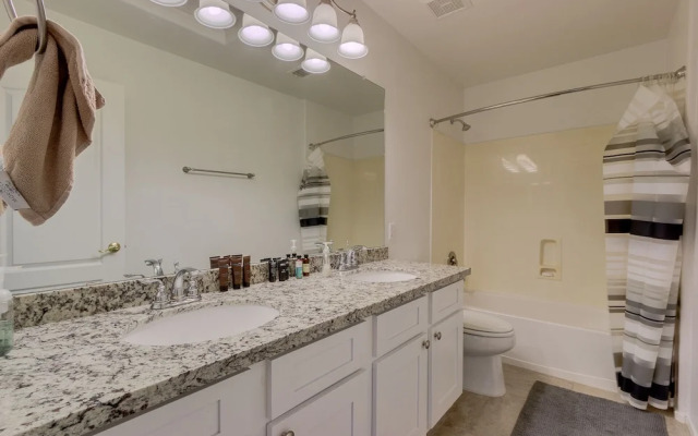 12th Way - 4 Br home by RedAwning