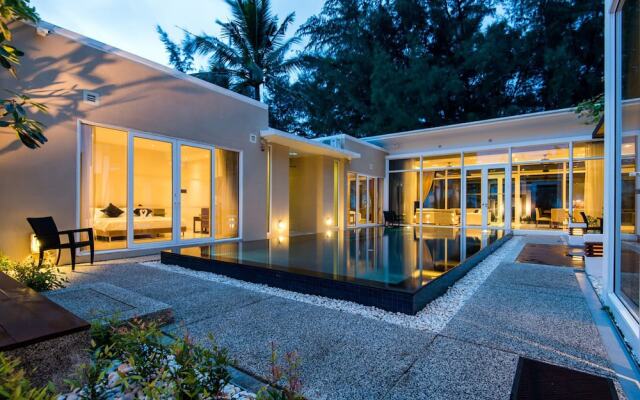 Excellence Beachfront Villa