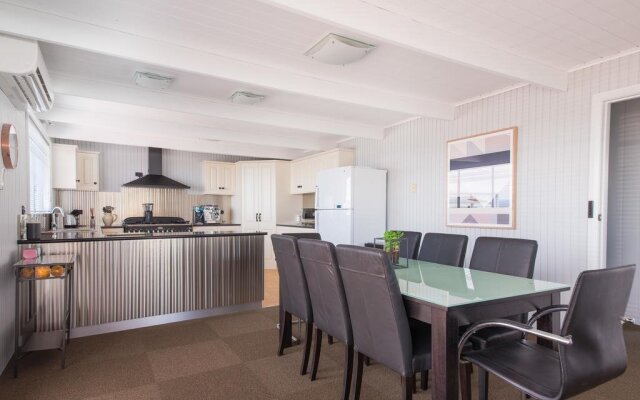 Bridport Holiday House